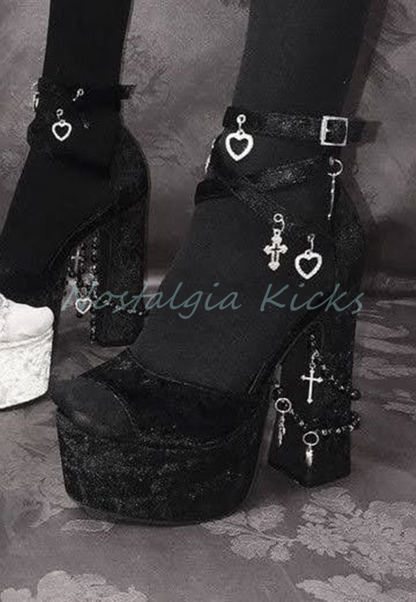 Gothic Black Velvet Platform H - Sandal Strappy Heeled recension och pris